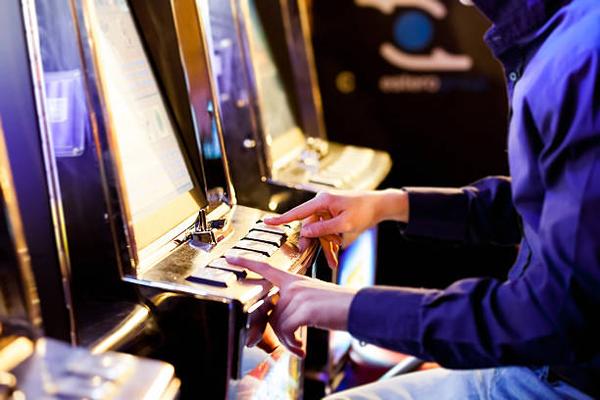 How Mobile Devices Connect Players to online casino Singapore